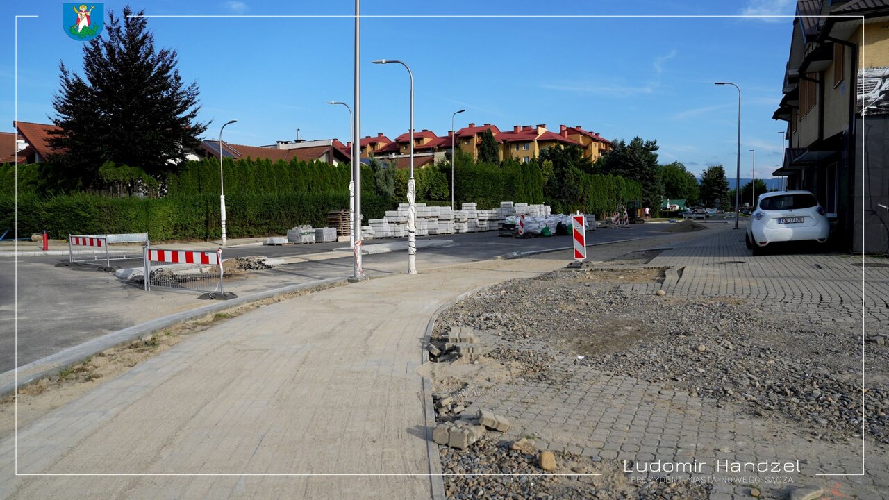 Trwają prace przy budowie ronda na skrzyżowaniu ulic Freislera i 1 Brygady